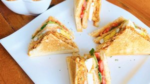 club-sandwich-comes-with