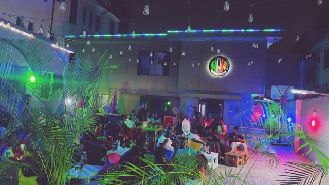 Wow! Bar Lounge Restaurant